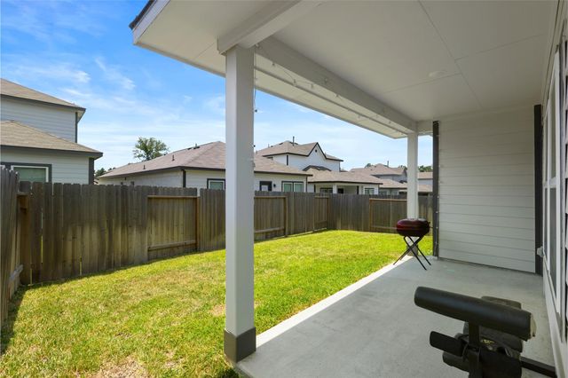 39 Valiant Ridge Trail, Magnolia, TX 77354