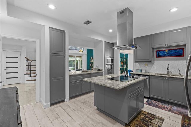 5914 LA ROSA LANE, Apollo Beach, FL 33572