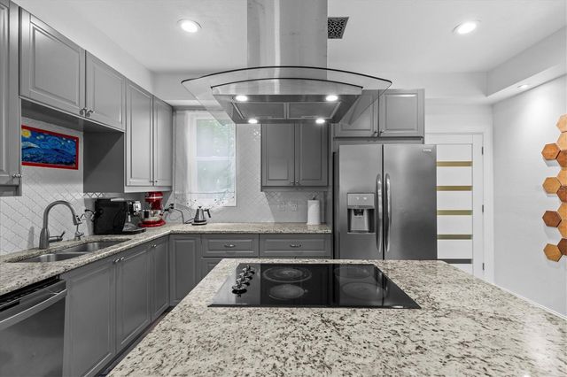 5914 LA ROSA LANE, Apollo Beach, FL 33572