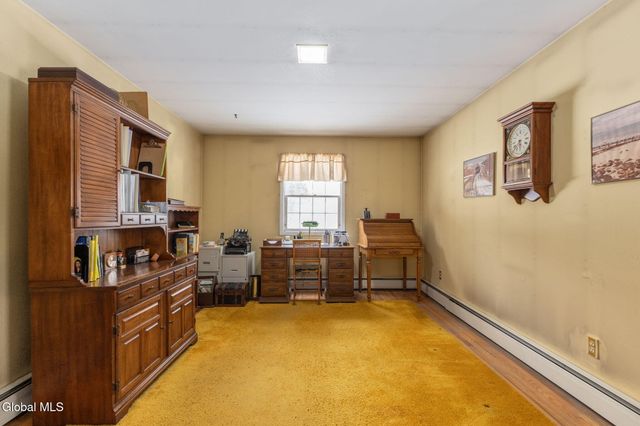 4 Willowbrook Lane, Clifton Park, NY 12019