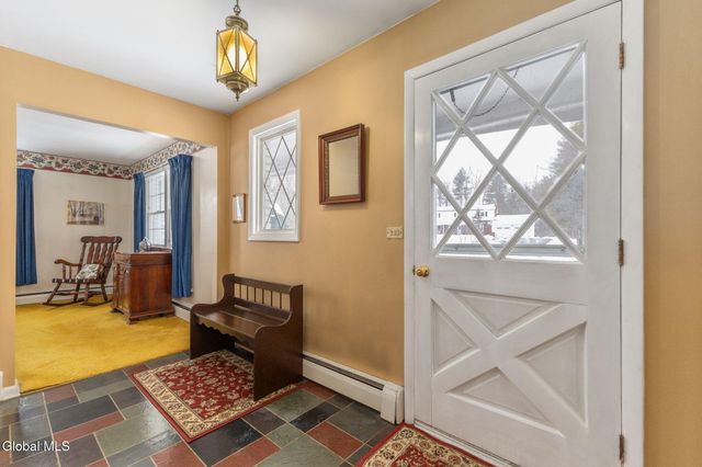 4 Willowbrook Lane, Clifton Park, NY 12019