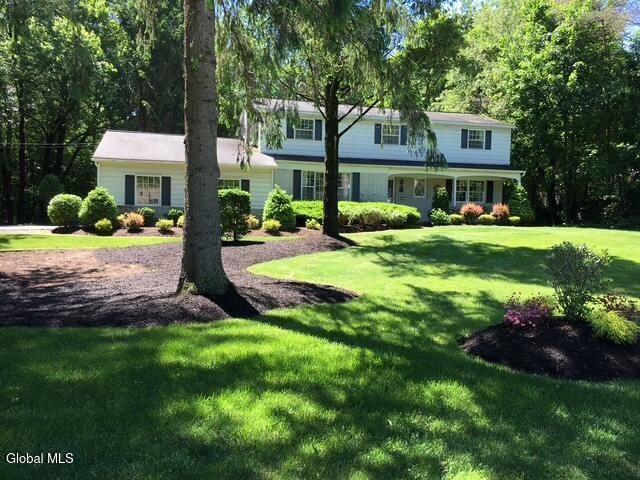 4 Willowbrook Lane, Clifton Park, NY 12019