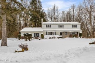 4 Willowbrook Lane, Clifton Park, NY 12019