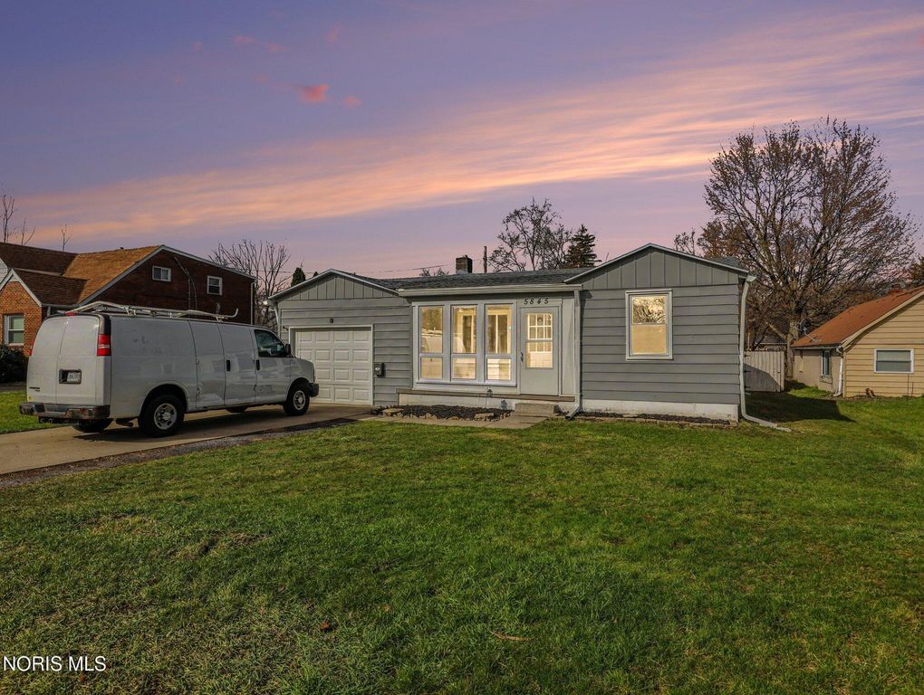 5845 Douglas Road, Toledo, OH 43613
