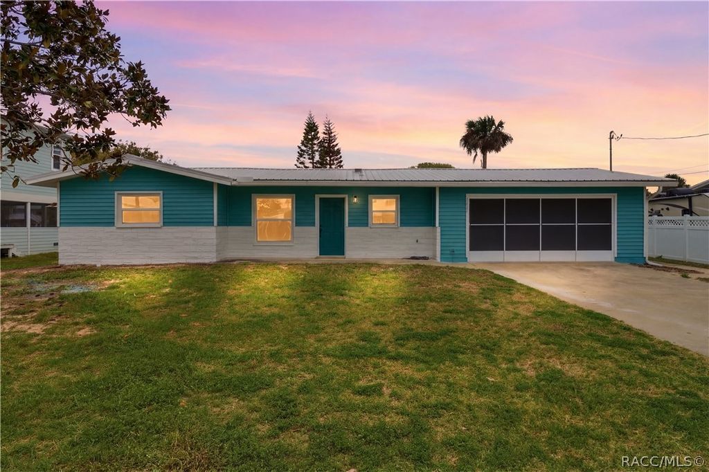 1731 NW 20th Avenue, Crystal River, FL 34428