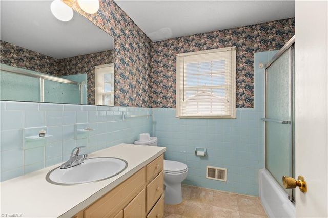 1603 Seven Oaks Place, High Point, NC 27265