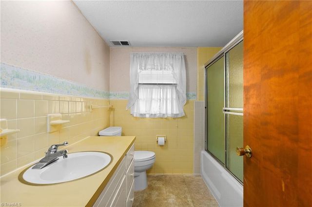 1603 Seven Oaks Place, High Point, NC 27265