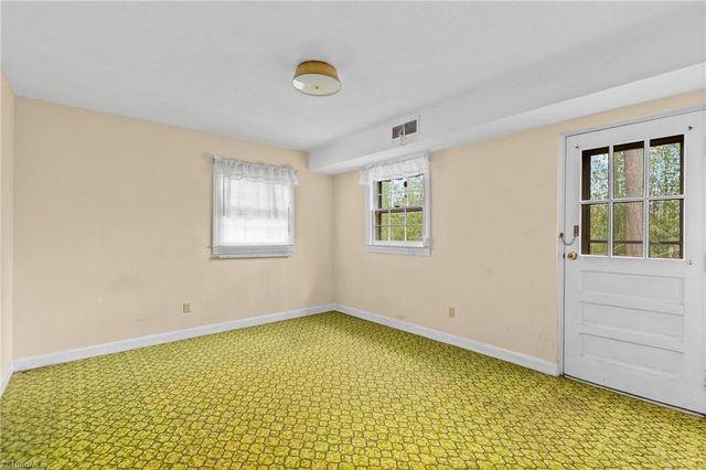 1603 Seven Oaks Place, High Point, NC 27265