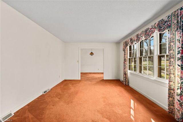 1603 Seven Oaks Place, High Point, NC 27265