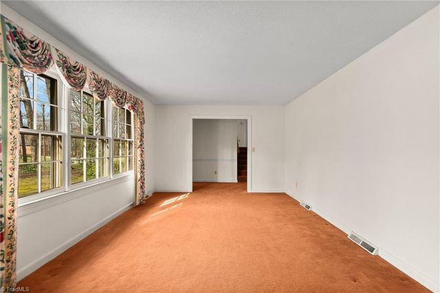 1603 Seven Oaks Place, High Point, NC 27265