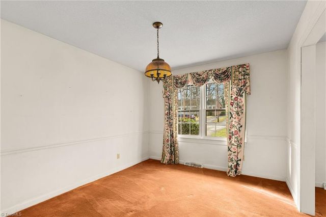 1603 Seven Oaks Place, High Point, NC 27265