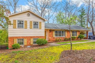 1603 Seven Oaks Place, High Point, NC 27265