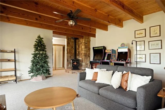 404 Darfo, Crestline, CA 92325