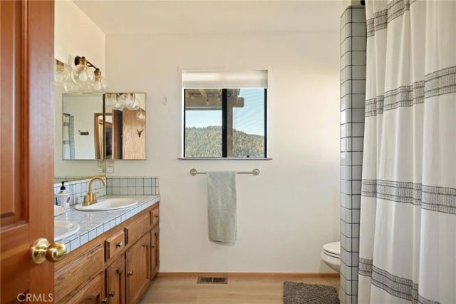404 Darfo, Crestline, CA 92325