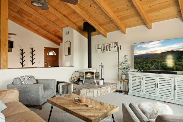 404 Darfo, Crestline, CA 92325