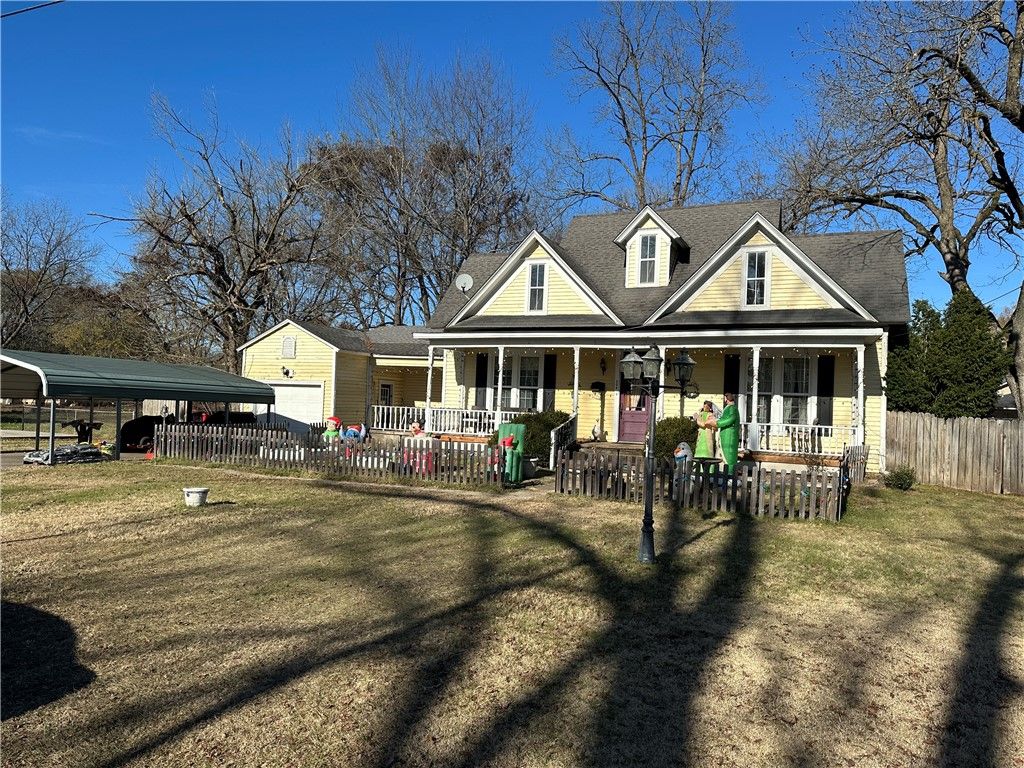 204 Maple Street, Dardanelle, AR 72834