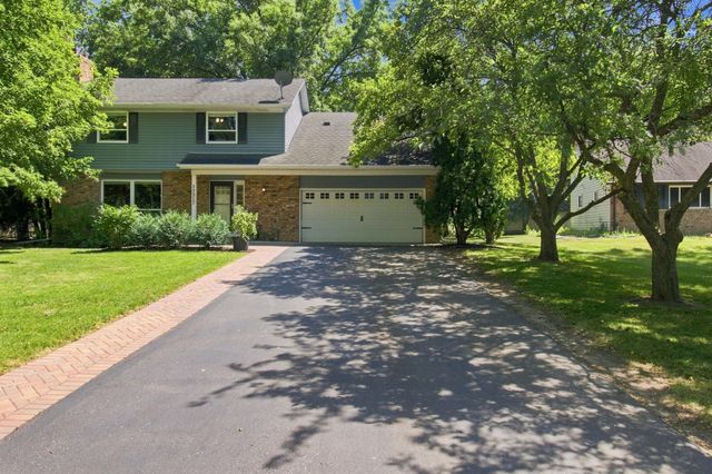 10217 Valley Forge Lane N, Maple Grove, MN 55369