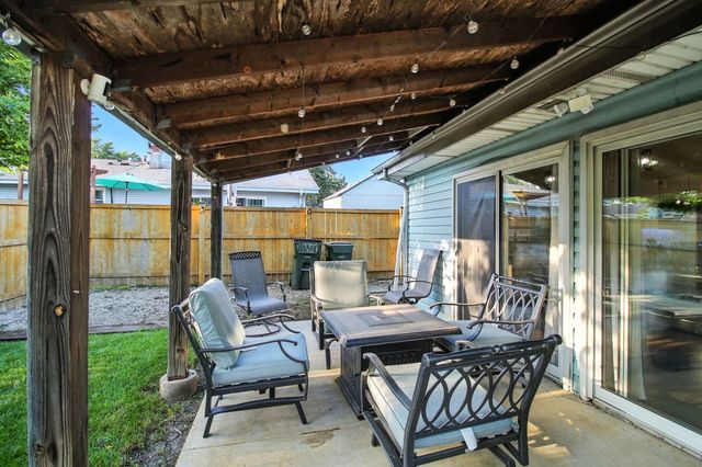 227 Lexington Drive, Bolingbrook, IL 60440