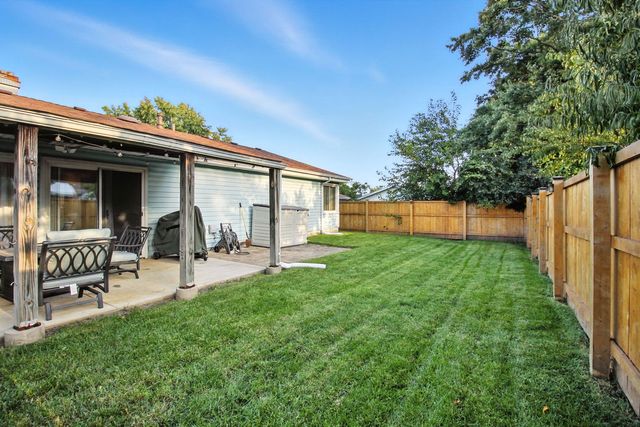 227 Lexington Drive, Bolingbrook, IL 60440