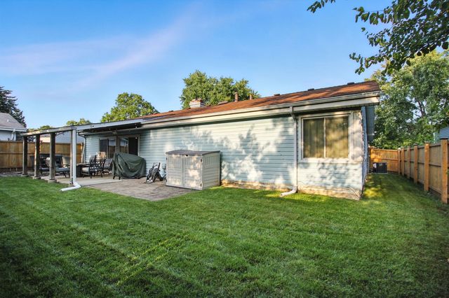 227 Lexington Drive, Bolingbrook, IL 60440