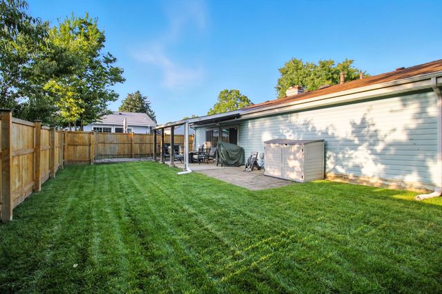 227 Lexington Drive, Bolingbrook, IL 60440