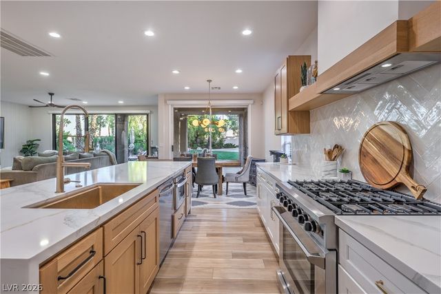 9901 Laurel Springs Avenue, Las Vegas, NV 89134