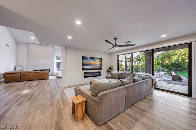 9901 Laurel Springs Avenue, Las Vegas, NV 89134