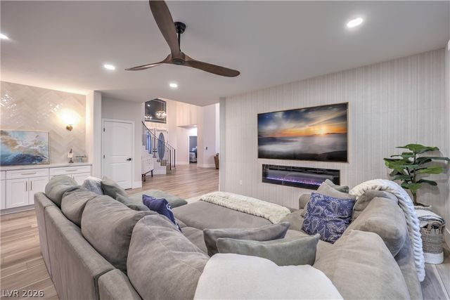 9901 Laurel Springs Avenue, Las Vegas, NV 89134