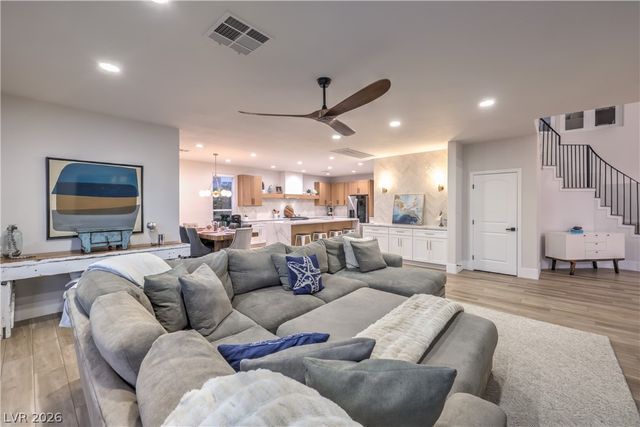 9901 Laurel Springs Avenue, Las Vegas, NV 89134