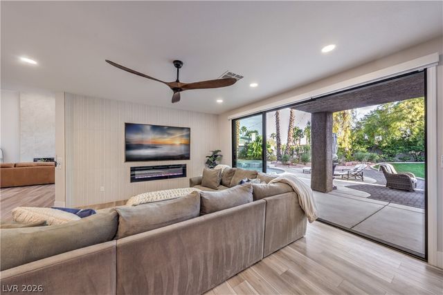 9901 Laurel Springs Avenue, Las Vegas, NV 89134