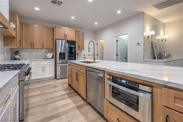 9901 Laurel Springs Avenue, Las Vegas, NV 89134