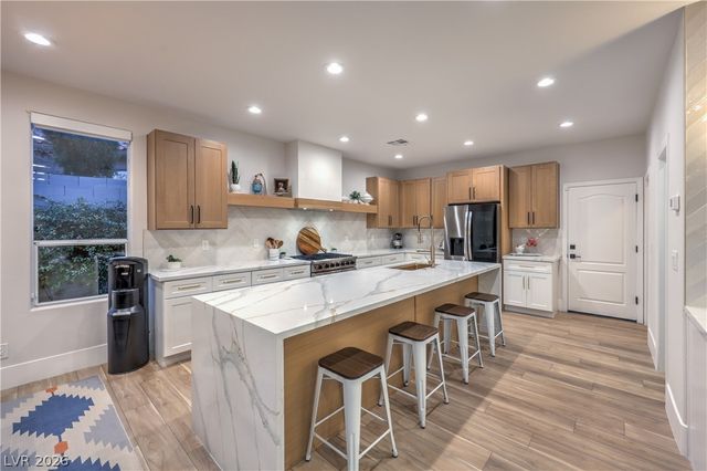 9901 Laurel Springs Avenue, Las Vegas, NV 89134