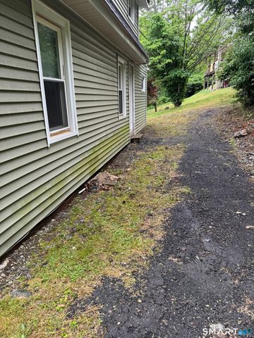 571 River Road, Shelton, CT 06484