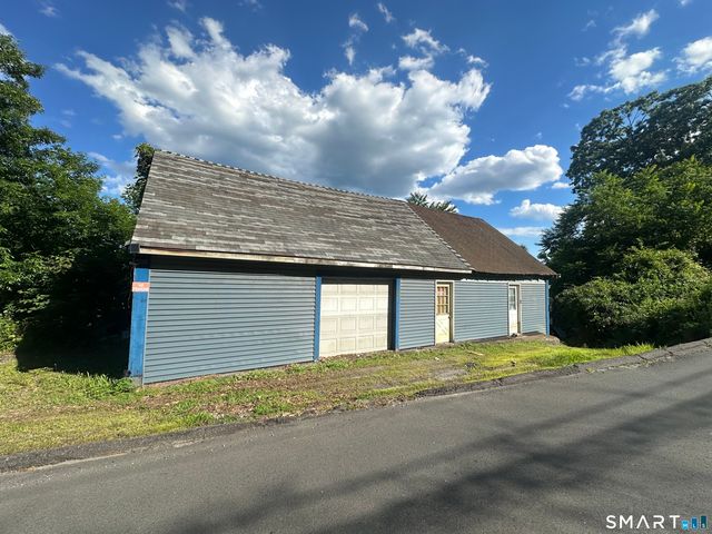 571 River Road, Shelton, CT 06484