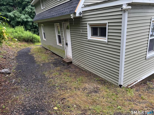 571 River Road, Shelton, CT 06484