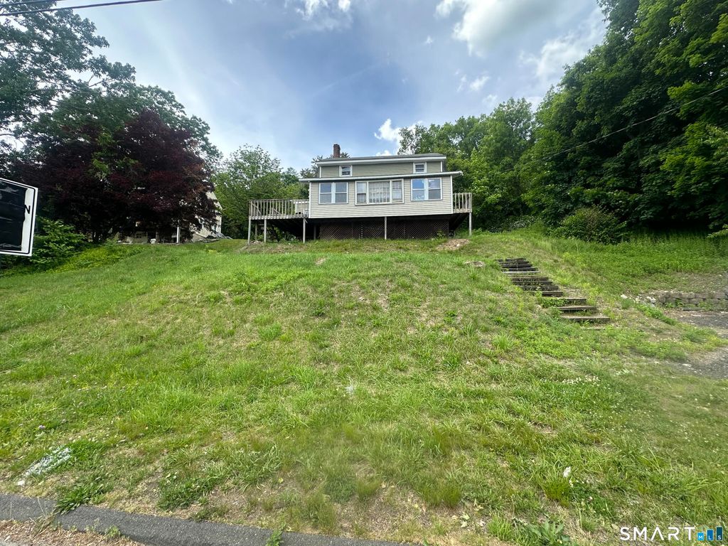 571 River Road, Shelton, CT 06484