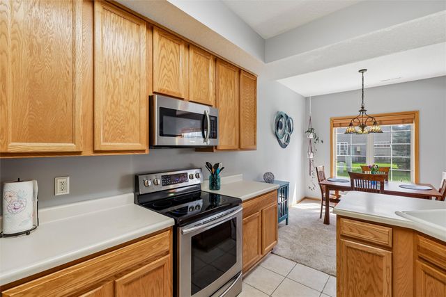 10615 Hickory Drive 8, Urbandale, IA 50322
