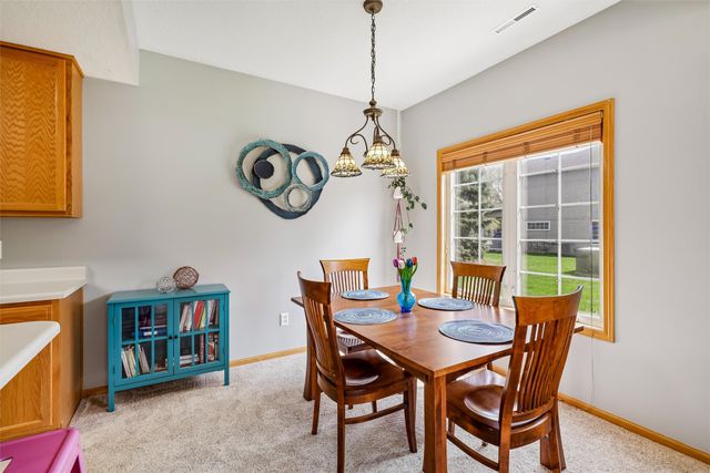 10615 Hickory Drive 8, Urbandale, IA 50322