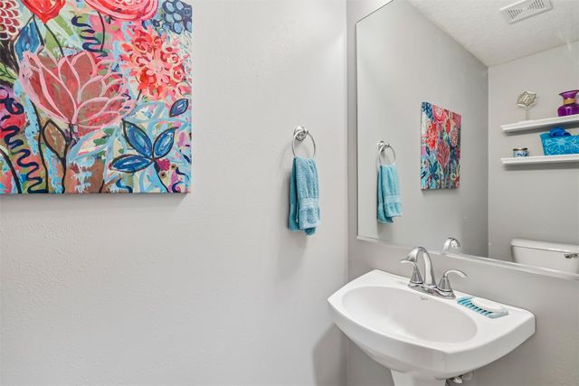 10615 Hickory Drive 8, Urbandale, IA 50322