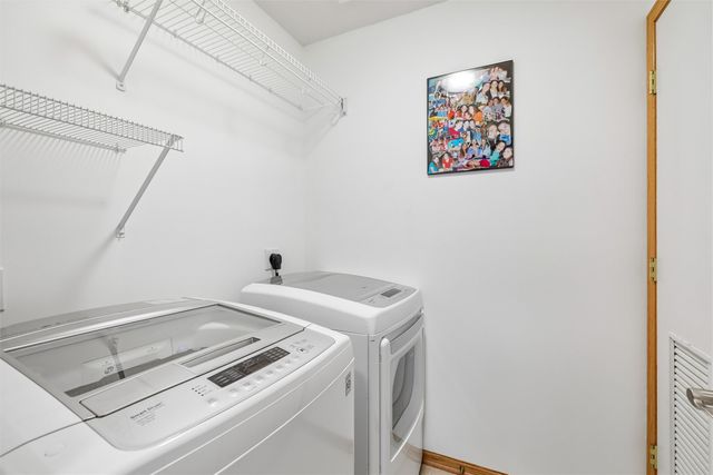 10615 Hickory Drive 8, Urbandale, IA 50322