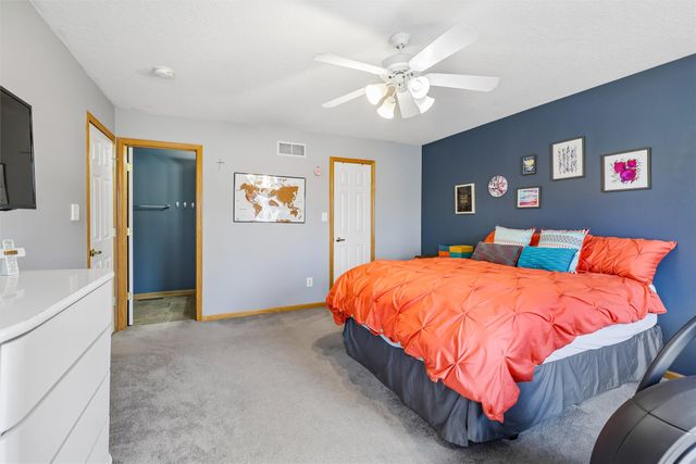 10615 Hickory Drive 8, Urbandale, IA 50322