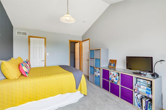 10615 Hickory Drive 8, Urbandale, IA 50322