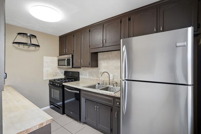 1705 HIGHRIDGE DR, Columbia, MO 65203