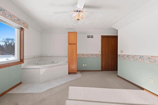 2980 W NORTHLAND AVENUE, Appleton, WI 54914