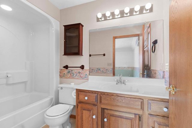 2980 W NORTHLAND AVENUE, Appleton, WI 54914