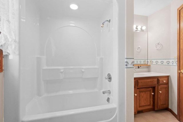 2980 W NORTHLAND AVENUE, Appleton, WI 54914