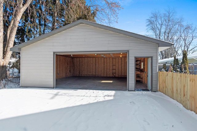 2980 W NORTHLAND AVENUE, Appleton, WI 54914