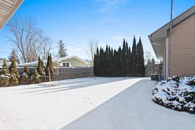 2980 W NORTHLAND AVENUE, Appleton, WI 54914