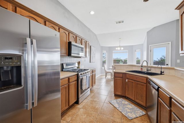 4043 MISTFLOWER DR, Converse, TX 78109