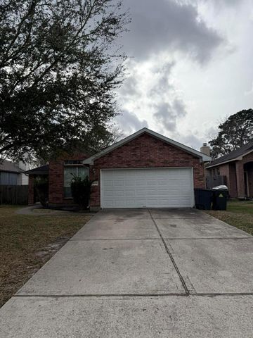 4838 Chase Court Drive, Bacliff, TX 77518